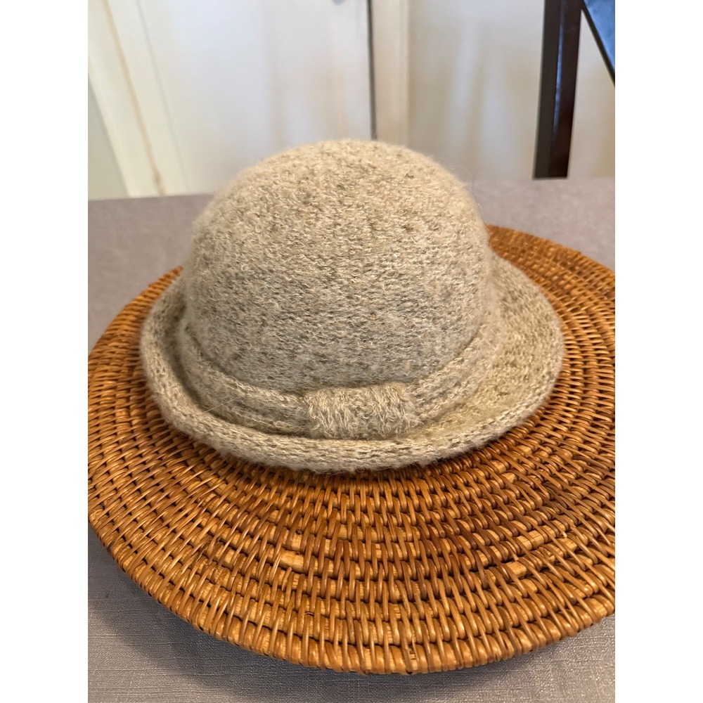 Vintage Gimbels Made in Italy Mohair Blend Cloche Hat Beige Knit Rolled Brim
